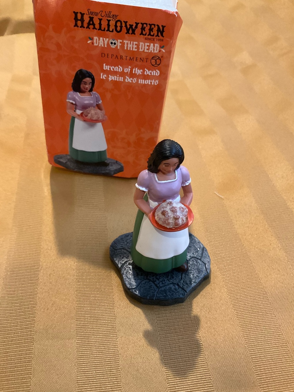 Department 56 Hallowee Day of the Dead Bread of the Dead Figurine -